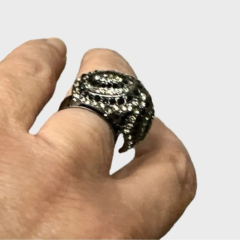 Vintage Adjustable Silver Black ring Rhinestone Raised